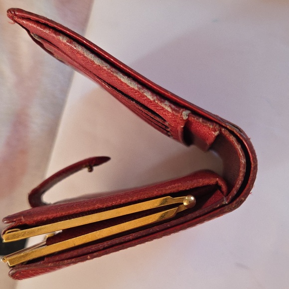 Louis Vuitton Epi Leather Wallet - Picture 4 of 6